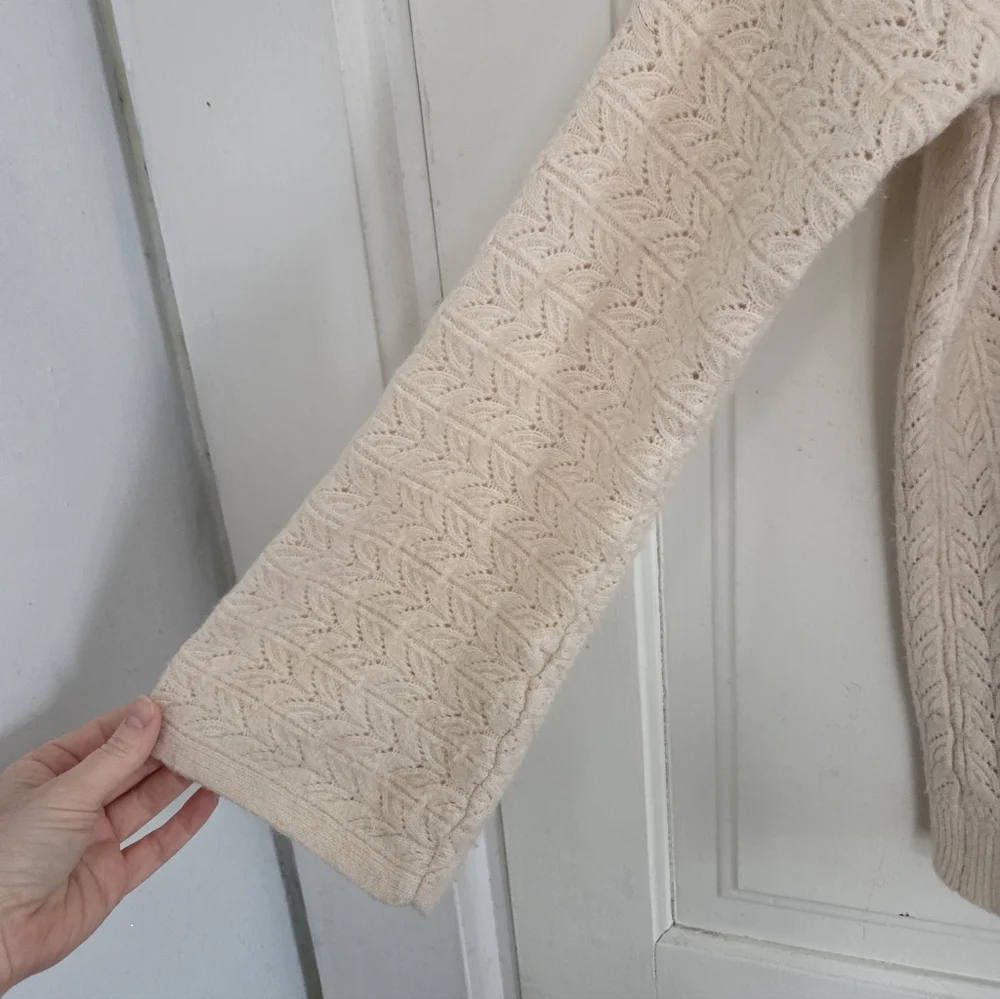 Chicos Cream Wide Sleeve Vneck Sweater